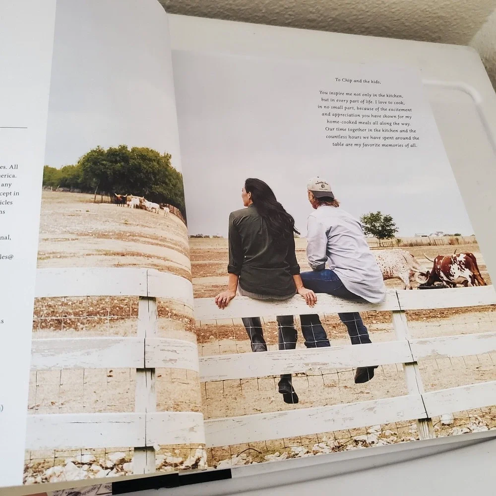 Magnolia Table by Joanna Gaines - A Collection of Recipes for Gathering